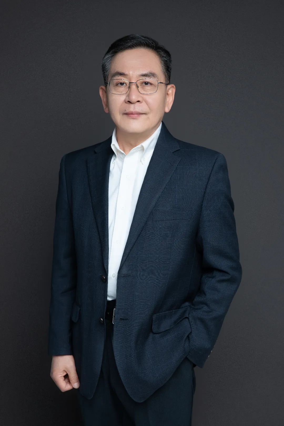 张博士西装(1).png 张博士西装(1).png